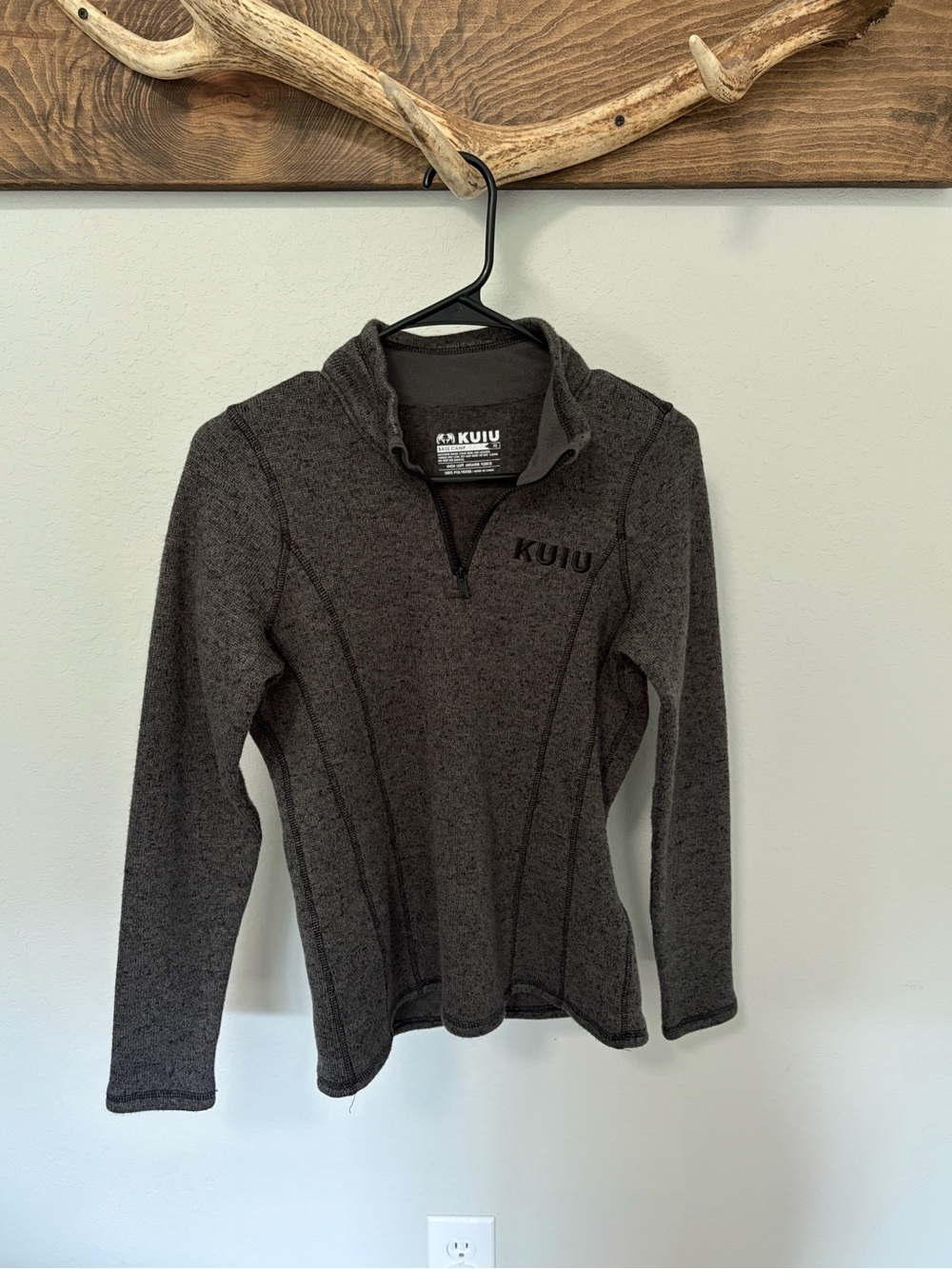 KUIU Women's Dark Charcoal Quarter-Zip Cowl Sweater